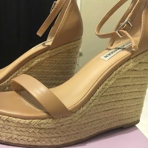 Nude leather wedges STEVE MADDEN